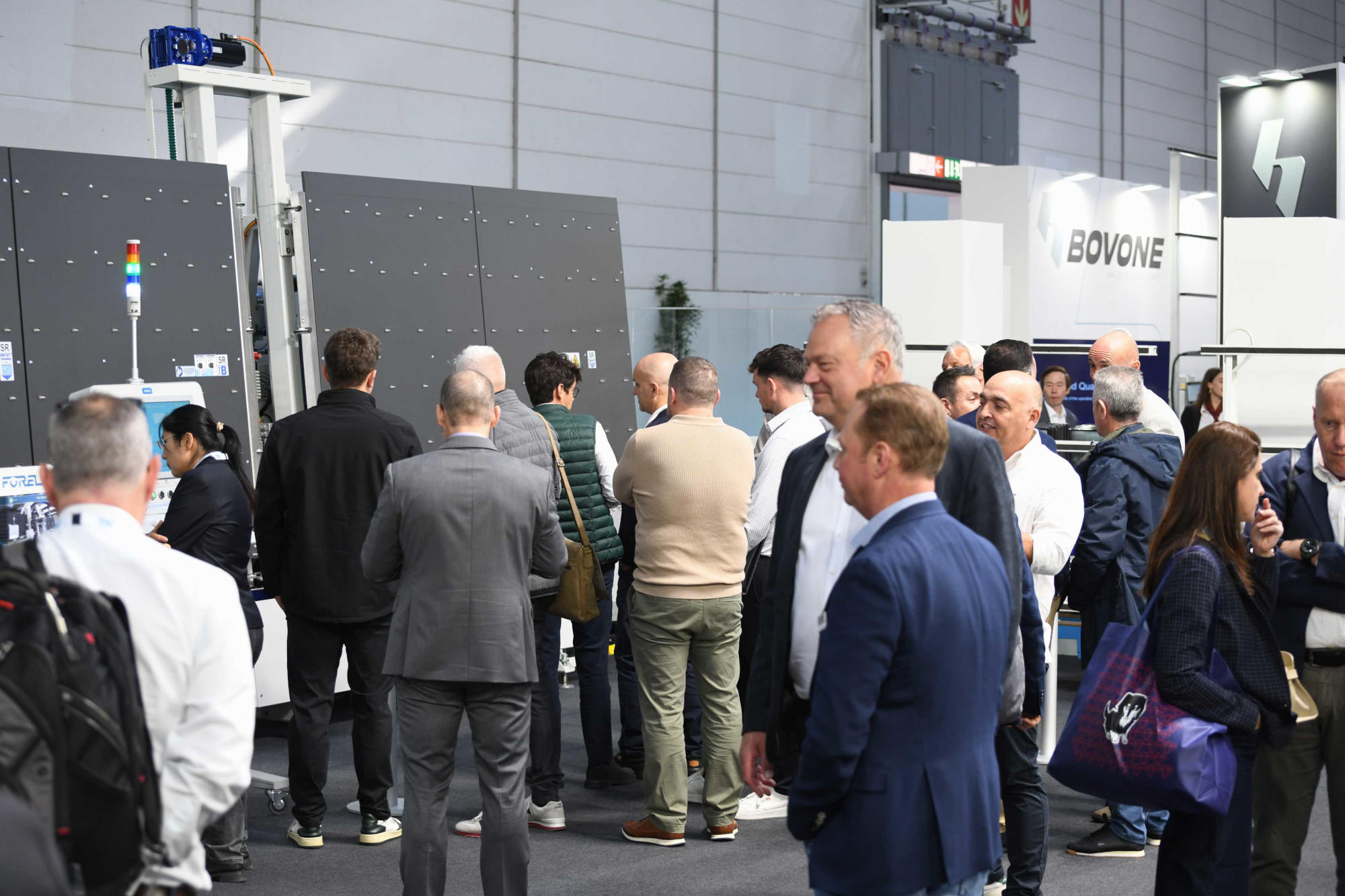 People at Forel Glasstec 2026 stand